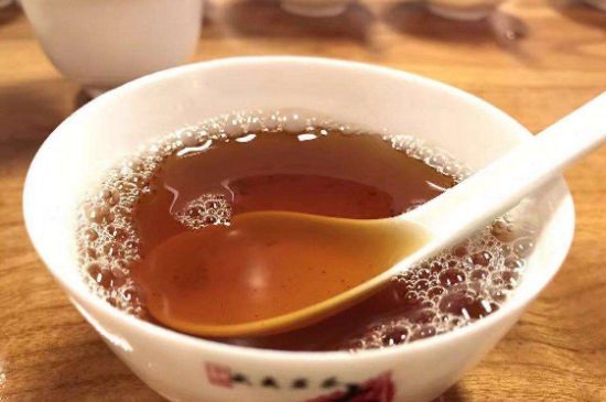 肉桂茶和大紅袍哪個(gè)貴，武夷山肉桂與大紅袍的價(jià)格比較