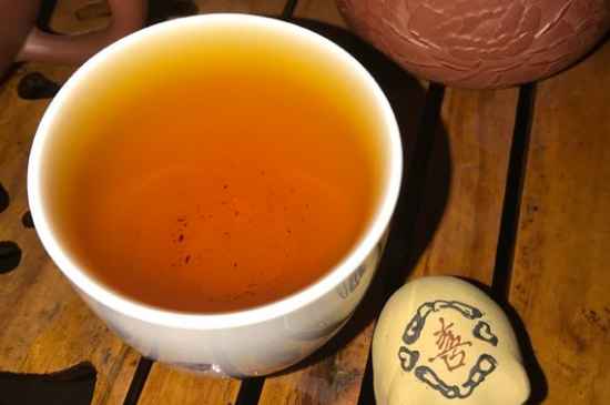 正山小種適合女人喝嗎，女人經(jīng)常喝正山小種茶好嗎