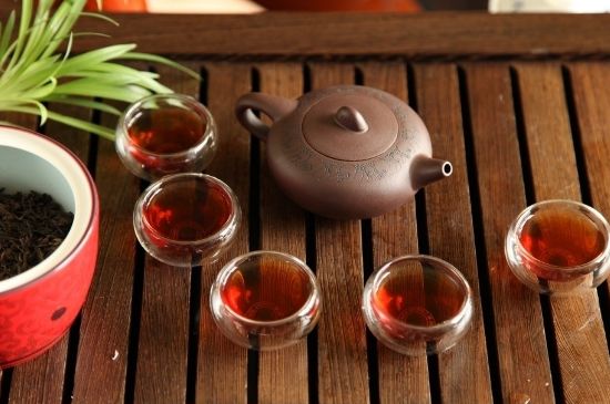 飯后多長時間喝六堡茶最好，六堡茶一天喝多少