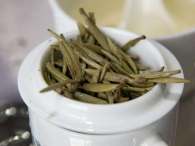白茶煮好還是泡好喝，老白茶是泡還是煮？