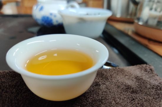 蜜蘭香好還是鴨屎香好，鳳凰單叢茶蜜蘭香和鴨屎香特點(diǎn)有哪些？