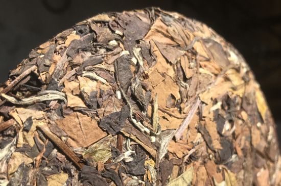 7年壽眉和2年白牡丹哪個好，老白茶壽眉與白牡丹的口感區(qū)別