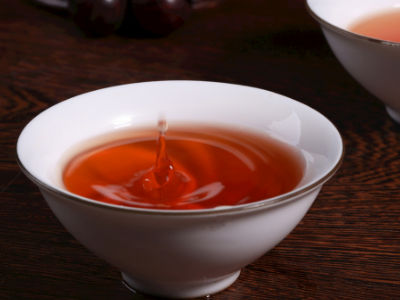 紅茶和綠茶的區(qū)別，常喝紅茶好還是綠茶好？